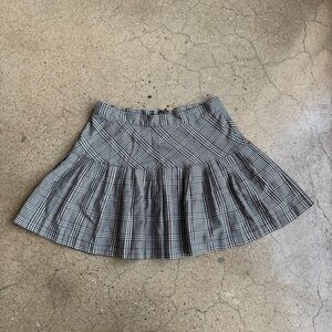 Forever 21 Black and White Mini Skater Skirt with Pleats for Casual Wear